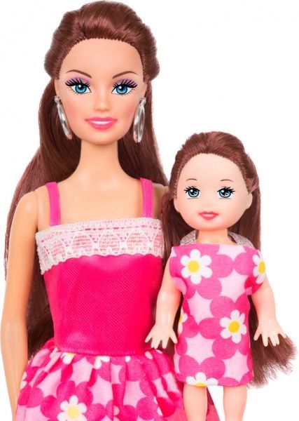 Кукла Ася и маленькая кукла на горке