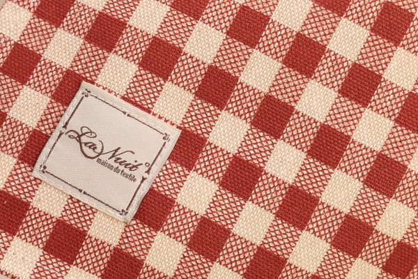 Скатерть Lucy Бордо клетка 133x110 см красный La Nuit 