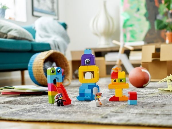 Конструктор LEGO Duplo Гости Эммета и Люси с планеты 10895