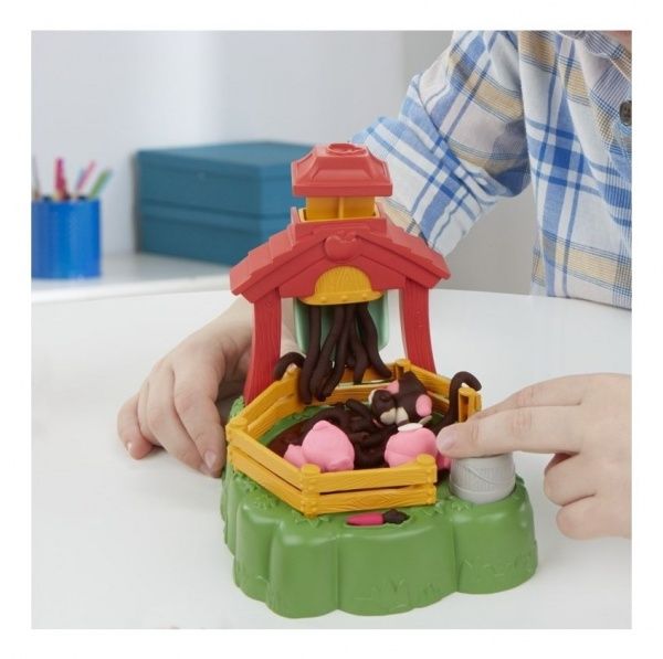 Игровой набор Play-Doh Озорные поросята E6723