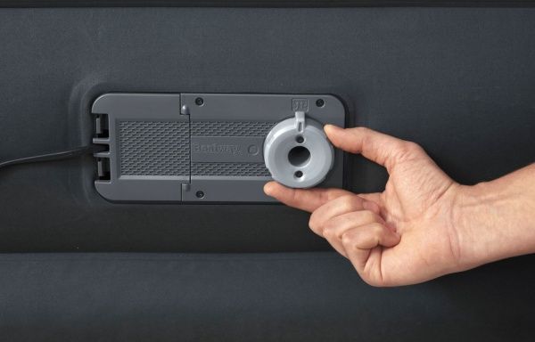 Матрас надувной Bestway Fortech Airbed Queen с двойным электронасосом 203x46 см серый 69075