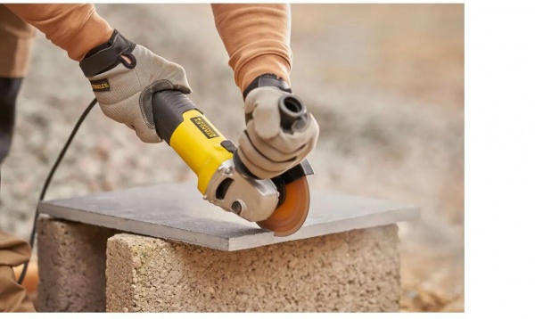 Болгарка (кутова шліфмашина) Stanley FatMax FMEG225VS