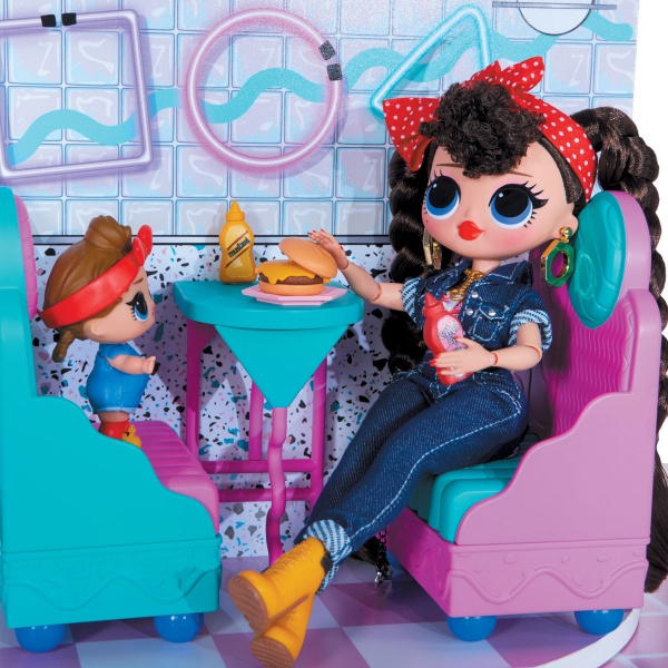 Ляльковий набір L.O.L. SURPRISE! O.M.G. Розкішний маєток з сюрпризом