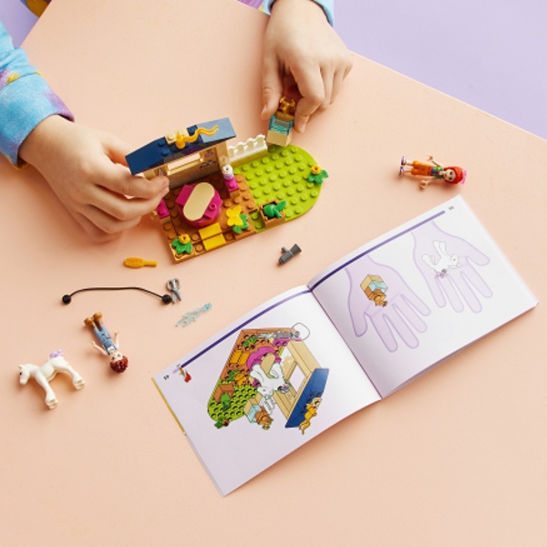 Конструктор LEGO Friends Конюшня для миття поні 41696