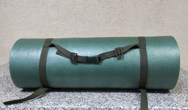 Каремат Моноизол спальный полевой изоляционный с крепежом (темно-зеленый)