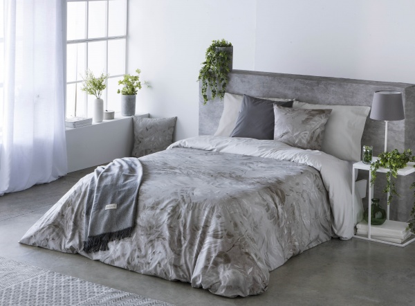 Комплект постельного белья Lanka семейный серый Guy Laroche 