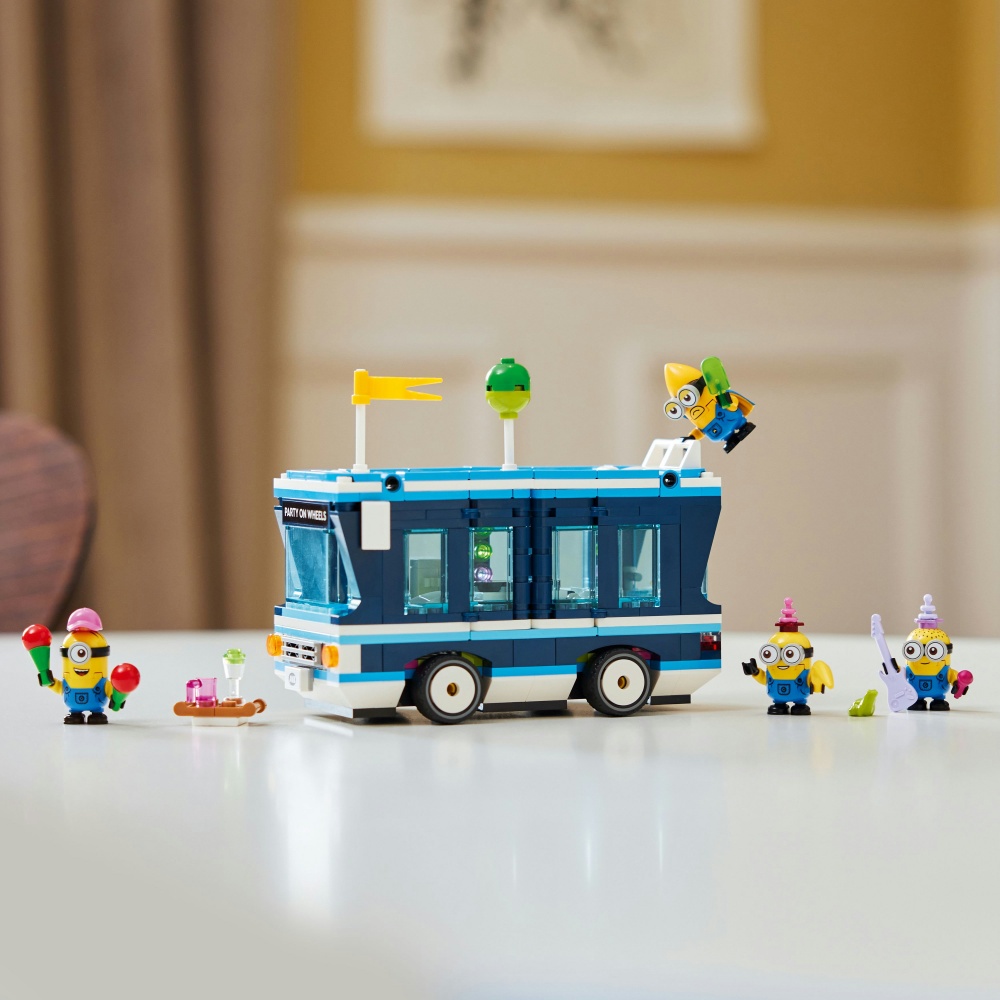 Конструктор LEGO Minions Музичний автобус для вечірок Посіпак 75581