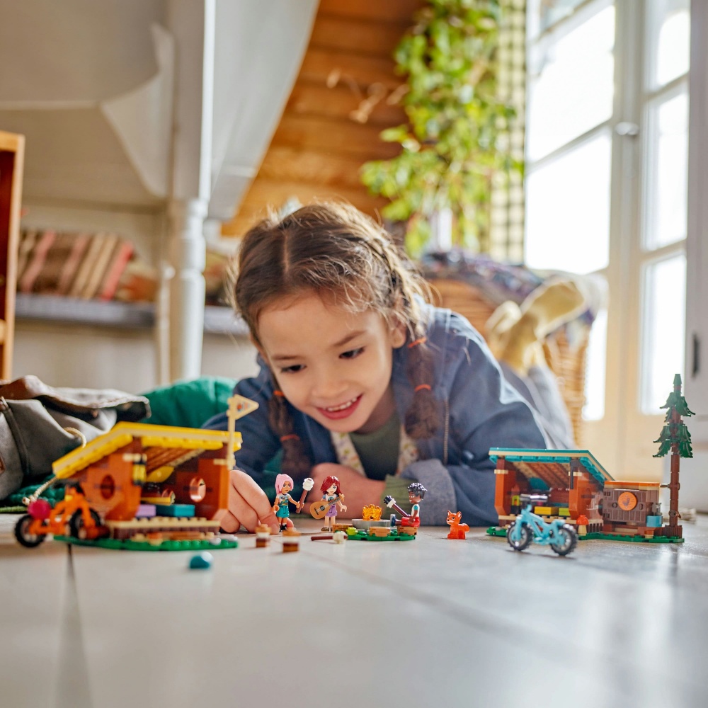 Конструктор LEGO Friends Затишні хатинки у пригодницькому таборі 42624
