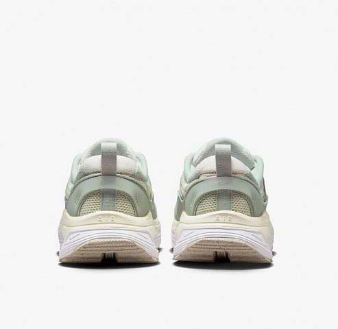 Кроссовки Nike W AIR MAX BLISS NN GCEL FB7170-111 р.38,5 зеленый