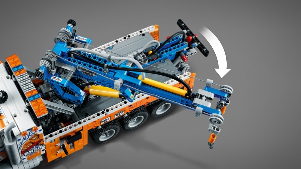Конструктор LEGO Technic Важкий тягач 42128