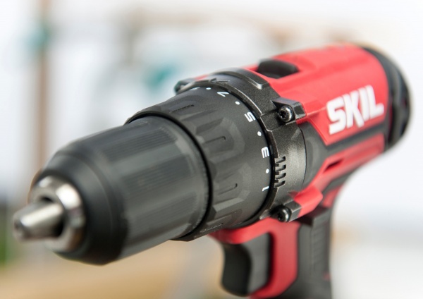 Шуруповерт акумуляторний SKIL DD1E3008CA