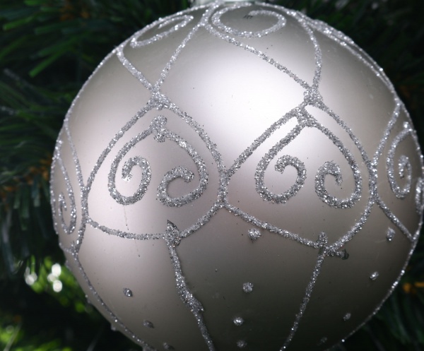 Ялинкова іграшка у формі кулі блакитна 8 см ACT405160 