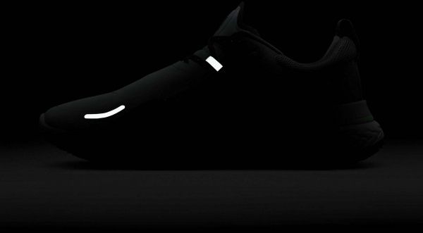 Кроссовки Nike REACT MILER SHIELD CQ7888-003 р.US 9 черный