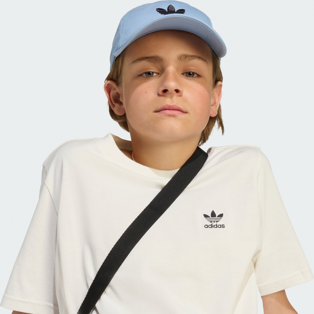 Футболка Adidas TEE CLOWHI IX5266 р.9-10YRS белый