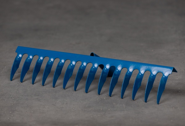 Грабли зубчатые крученые 14 зубов (покраска)