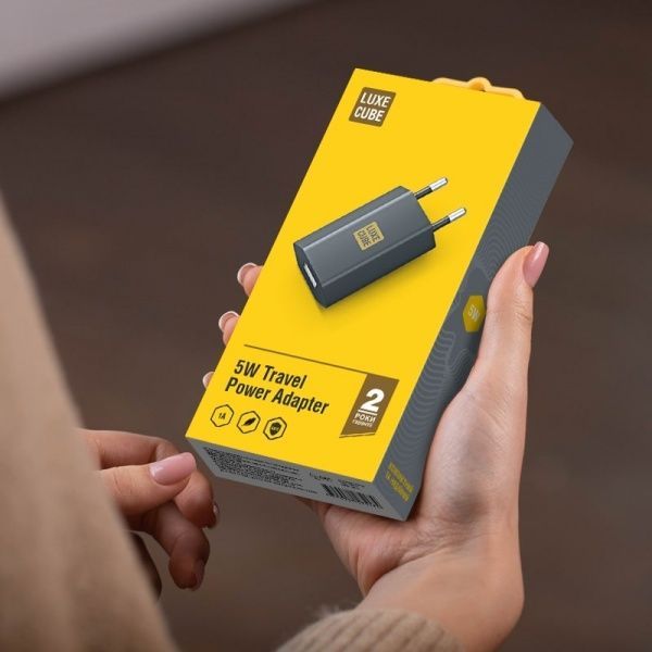 Зарядное устройство Luxe Cube 1А черный