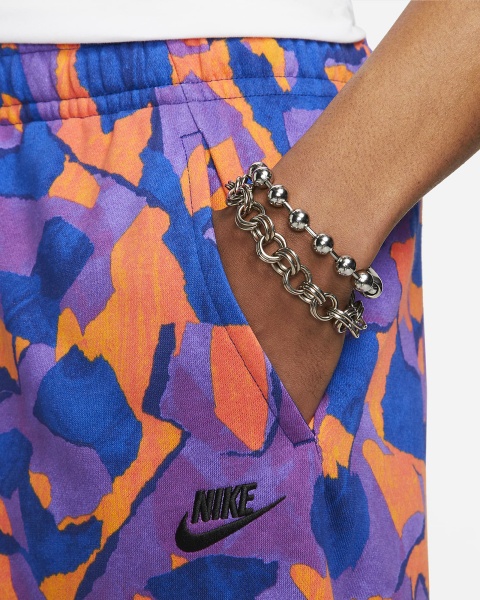 Шорти Nike CLUB+ FT SHORT AOP DX0803-551 р. S різнокольоровий