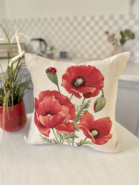 Подушка декоративна KISS759 45x45 см бежевий із принтом Limaso 