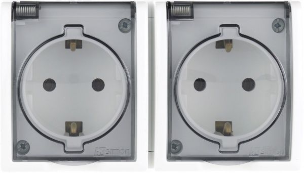 Розетка вологозахищена подвійна із заземленням Simon Aquarius без шторок білий AQGSz1-2/11A