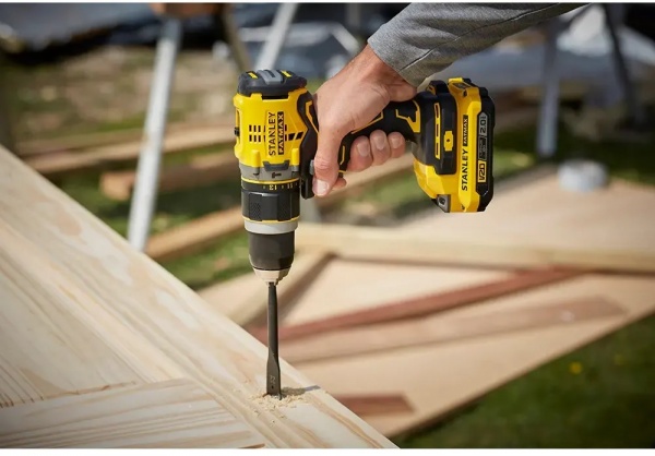 Шуруповерт ударный аккумуляторный Stanley FatMax SFMCD721B