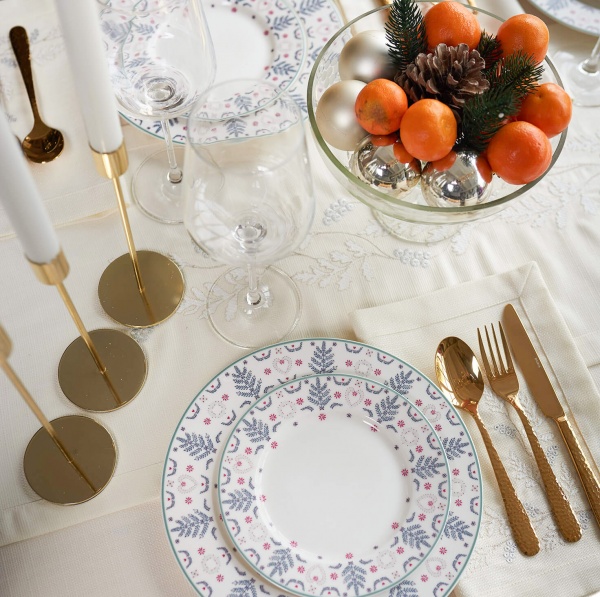 Скатерть Золотые цветы 140x180 см бежевый 