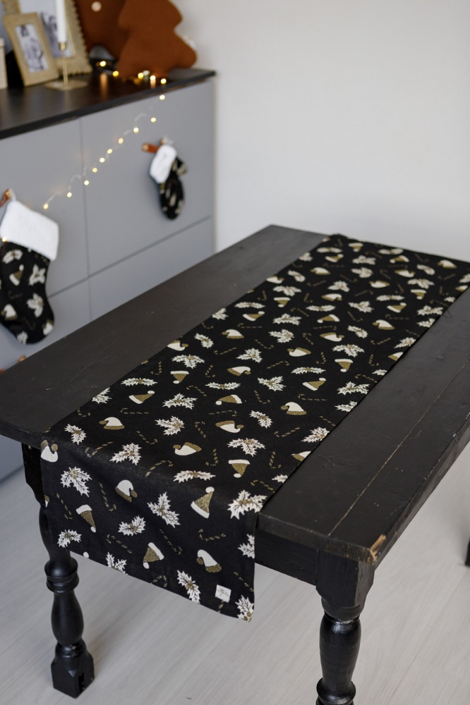 Дорожка (раннер) Шапочки на черном 140x180 см Прованс