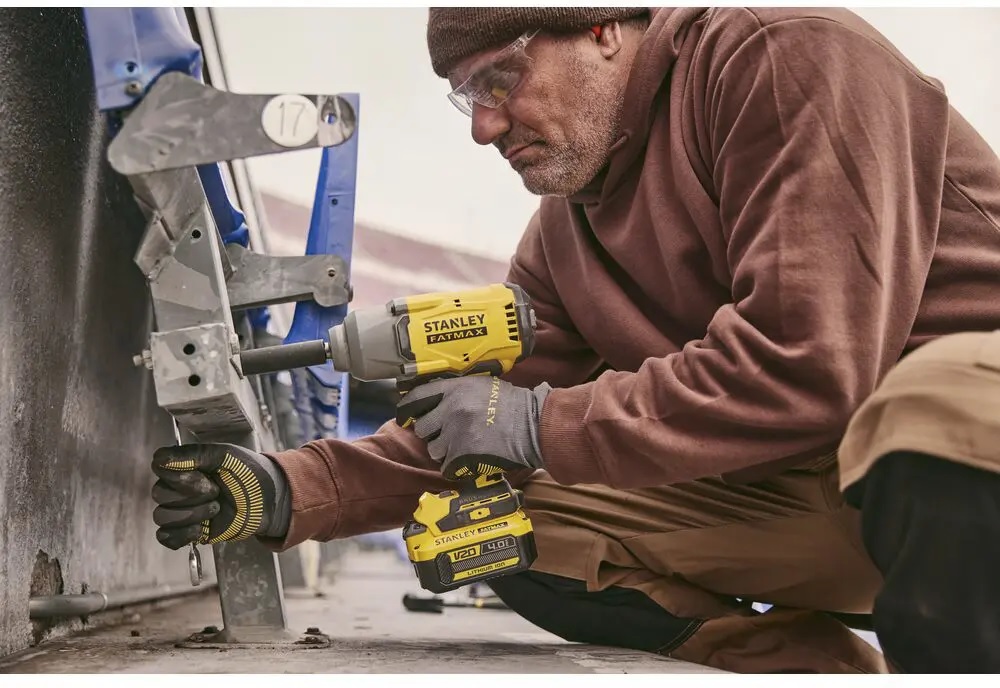 Гайковерт ударний акумуляторний Stanley FatMax SFMCF940M1