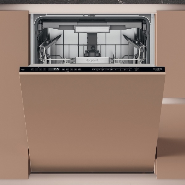 Вбудовувана посудомийна машина Hotpoint HM7 42 L