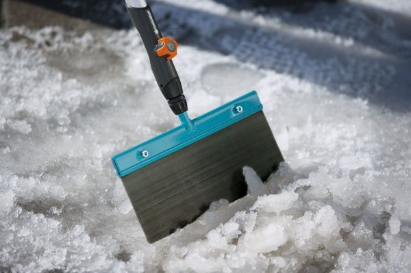 Скребок для снега Gardena комбисистемы для льда 30 см