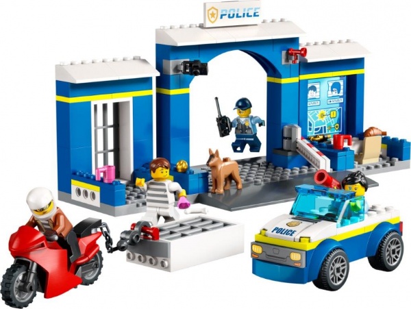 Конструктор LEGO City Переслідування на поліцейській дільниці 60370