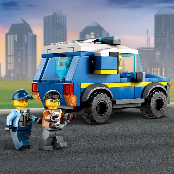 Конструктор LEGO City Центр управління рятувальним транспортом 60371