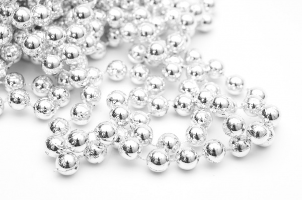 Бусы для елки Девилон 250409 10мм 8 м серебристый