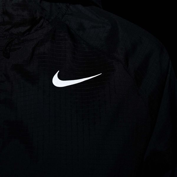 Куртка Nike NK RUN DVN ESSNTL JACKET DA1070-010 S чорний