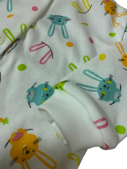 Кофточка детская унисекс Моя планета зайцы цветные р.62 белый с принтом 