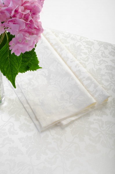 Скатерть Версаль 117-23/00 150x150 см бежевый Эдельвика 