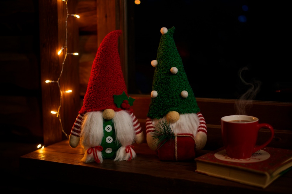 Декорація новорічна Гном в асортименті (ST12-240133/34) 30 см