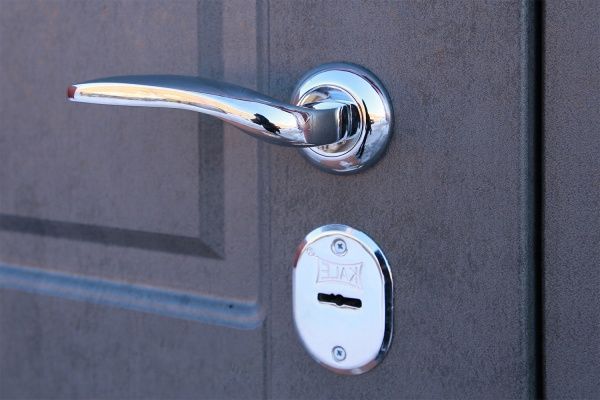 Дверь входная Abwehr АП2-335 096Л (БТ+Б) моноблок KALE+верхний замок KALE серый 2050x960мм левая