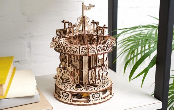 Деревянный 3D-конструктор UGEARS Карусель