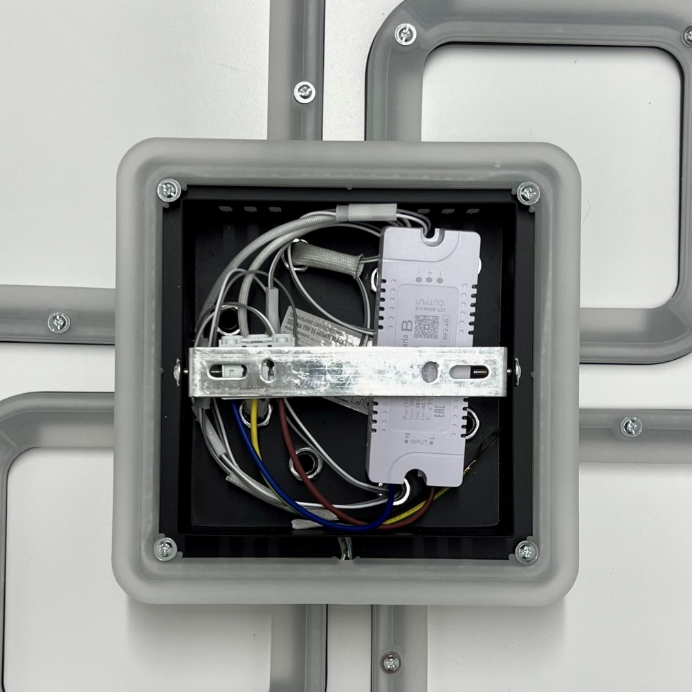 Люстра світлодіодна Luminaria 4x75 Вт LED-модуль [019] Black SELENA 75W 5S BLACK