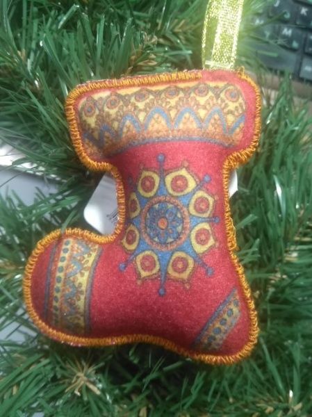 Подвеска фетровая Сапожок красный 8,5 см