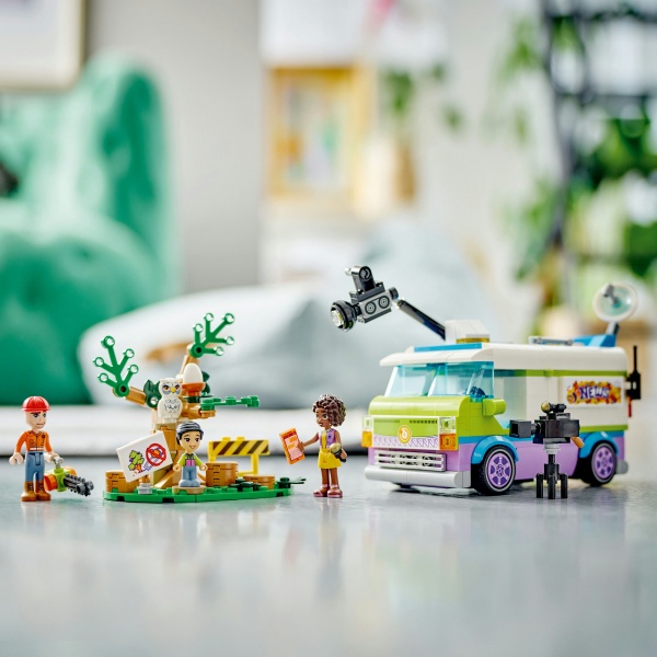 Конструктор LEGO Friends Фургон редакції новин 41749