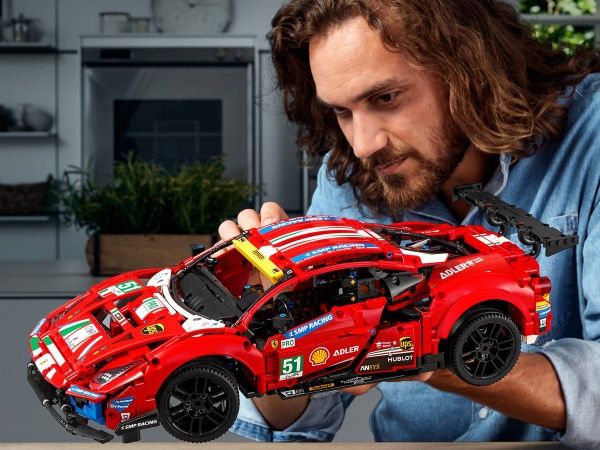 Конструктор LEGO Technic Ferrari 488 GTE “AF Corse #51” 42125