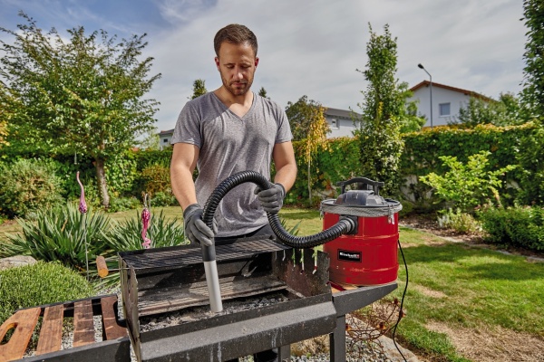 Пылесос Einhell TC-AV 1618 D для золы 2351660