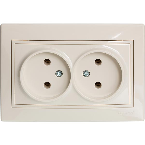 Розетка двойная без заземления Lezard Mira 16 А 250 В 701-0303-128В без шторок кремовый