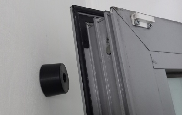 Отбойник Металлургмашремонт резиновый D47 H29 Ø6 черный