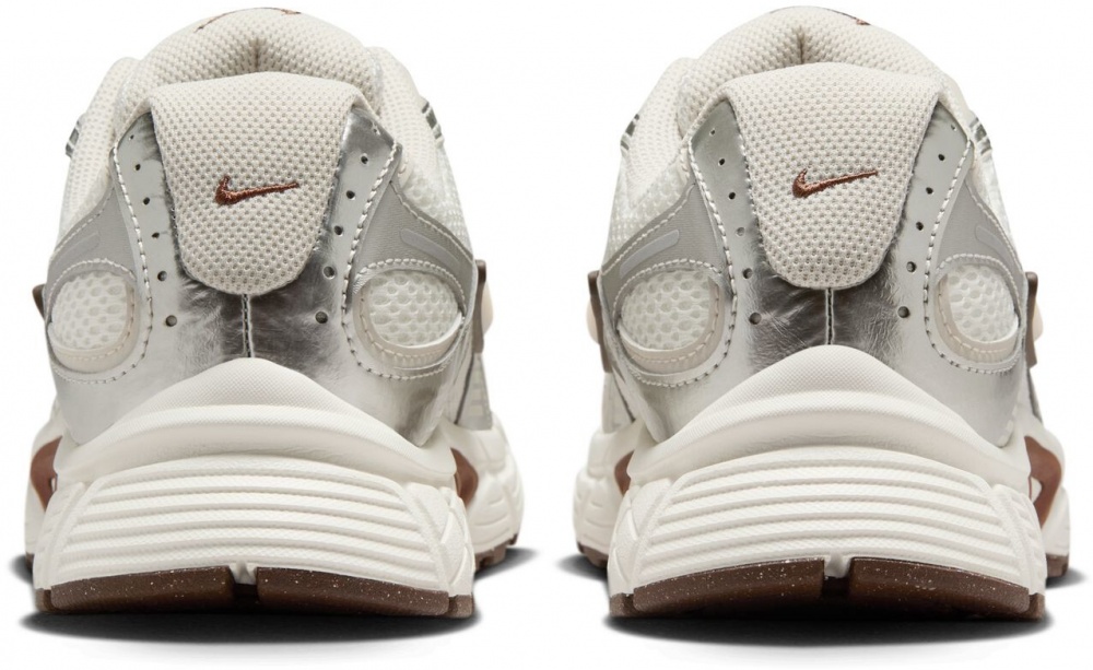 Кросівки жіночі Nike W V5 RNR HQ7901-102 р.38 молочні