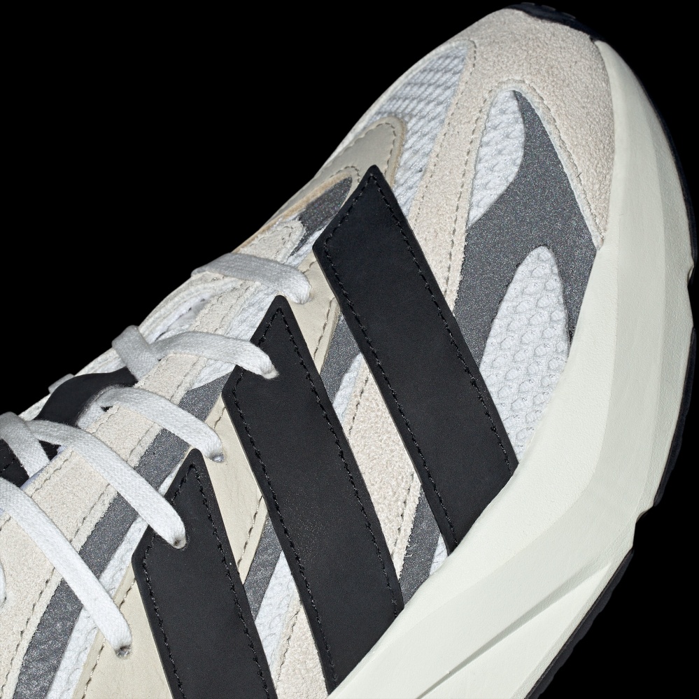 Кроссовки мужские Adidas LIGHTSTRIDE JH6944 р.44 бежевые с черным