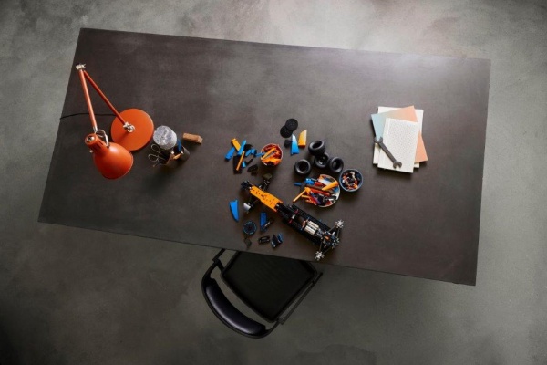 Конструктор LEGO Technic Гоночний автомобіль McLaren Formula 1 42141