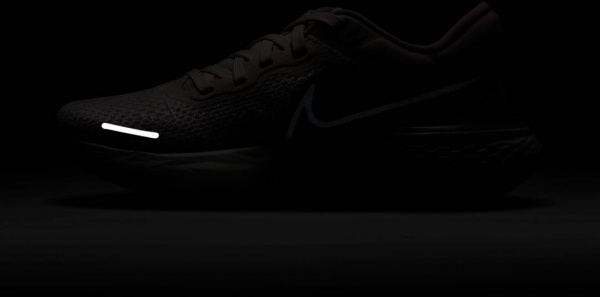 Кроссовки Nike ZoomX Invincible Run Flyknit CT2229-800 р.US 7 розово-бежевый