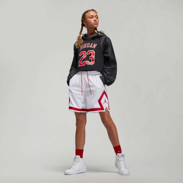 Футболка Nike W J HERITAGE DIAMOND S COR DO5032-100 р. XS белый